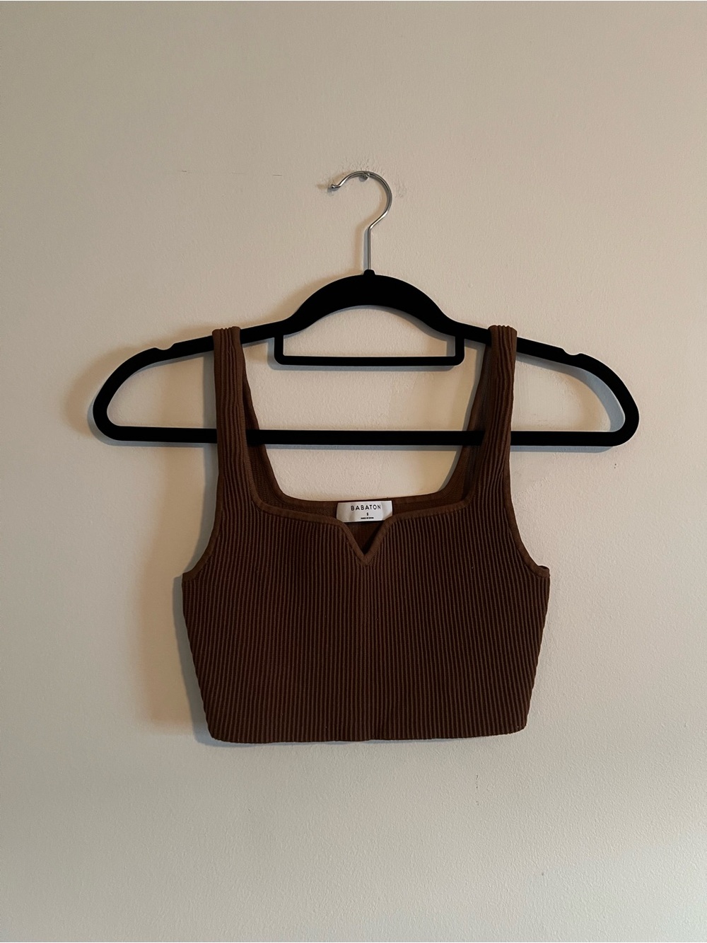 Aritzia Babaton Chocolate Brown Sculpt Knit Notch Crop Tank size small